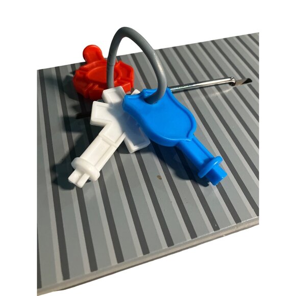 Melissa & Doug Keys & Cars Wooden Rescue Garage Toy For Ages 3+ - Picture 2 of 16